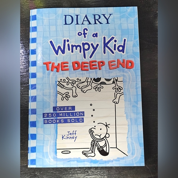 Diary of a whimpy kid books - Picture 6 of 7